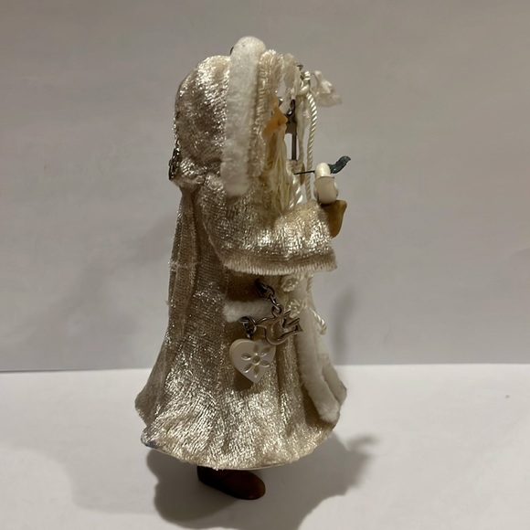 Hallmark 2004 Father Christmas Series 1 White Ornament - Picture 3 of 8